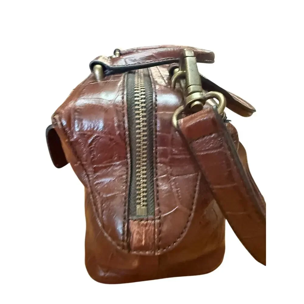 Vintage Fossil Reissue Frame Doctor bag croc embossed leather stylish classy